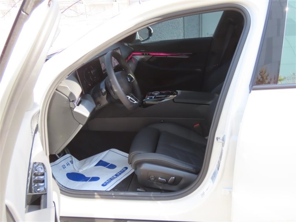 BMW 5 Series 2025 - Importación desde Corea - HF Imports Iquique - Foto 13