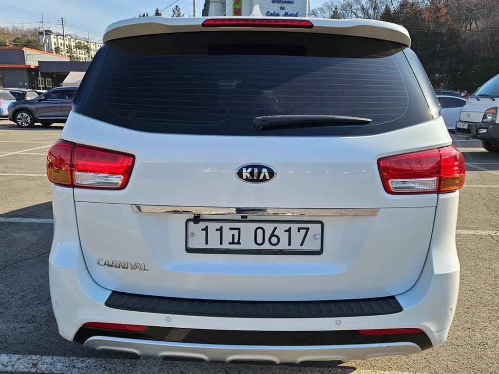 KIA Carnival - Vista 4