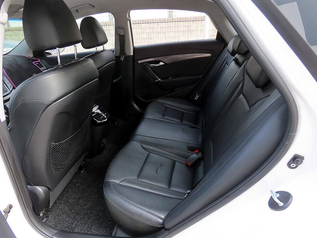 HYUNDAI i40 - Vista 6