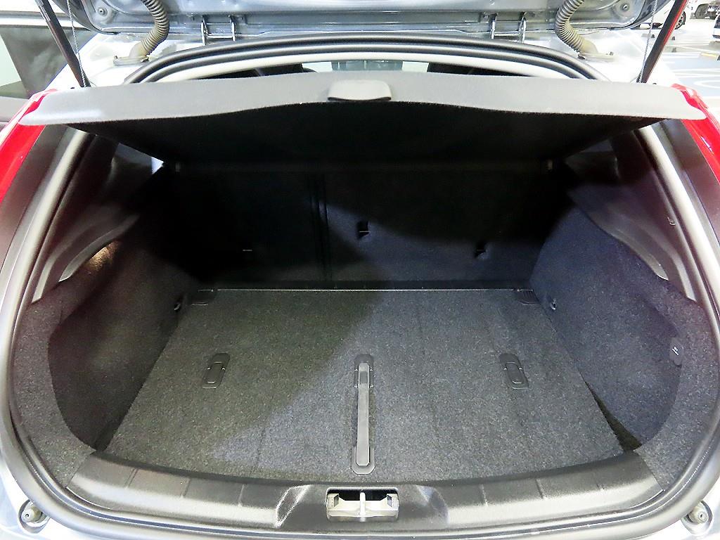 Volvo V40 2019 Gris - Importación desde Corea - HF Imports Iquique - Foto 18