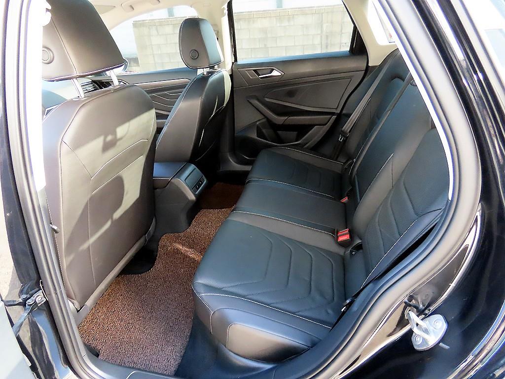 Volkswagen Jetta - Vista 6