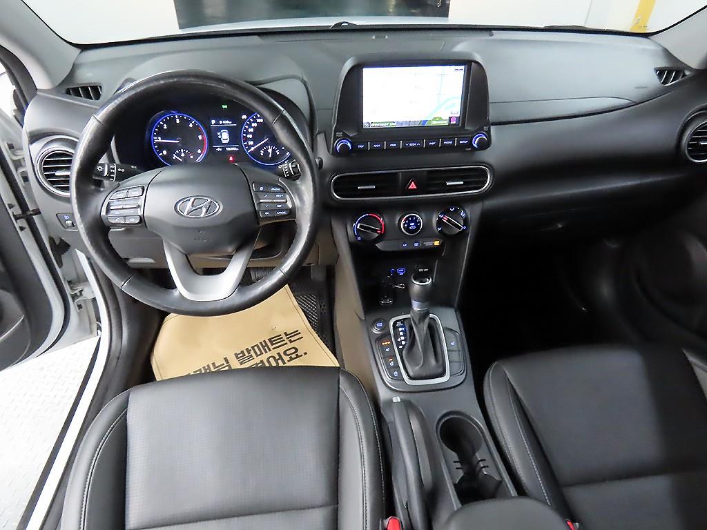 HYUNDAI Kona - Vista 7