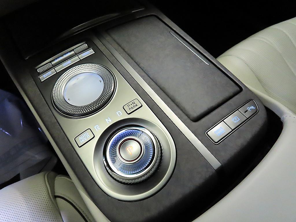 Genesis G80 - Vista 12