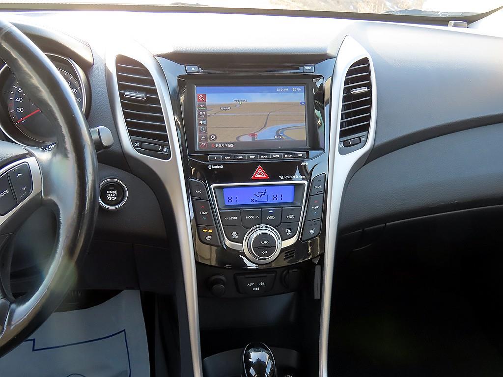 HYUNDAI i30 - Vista 10