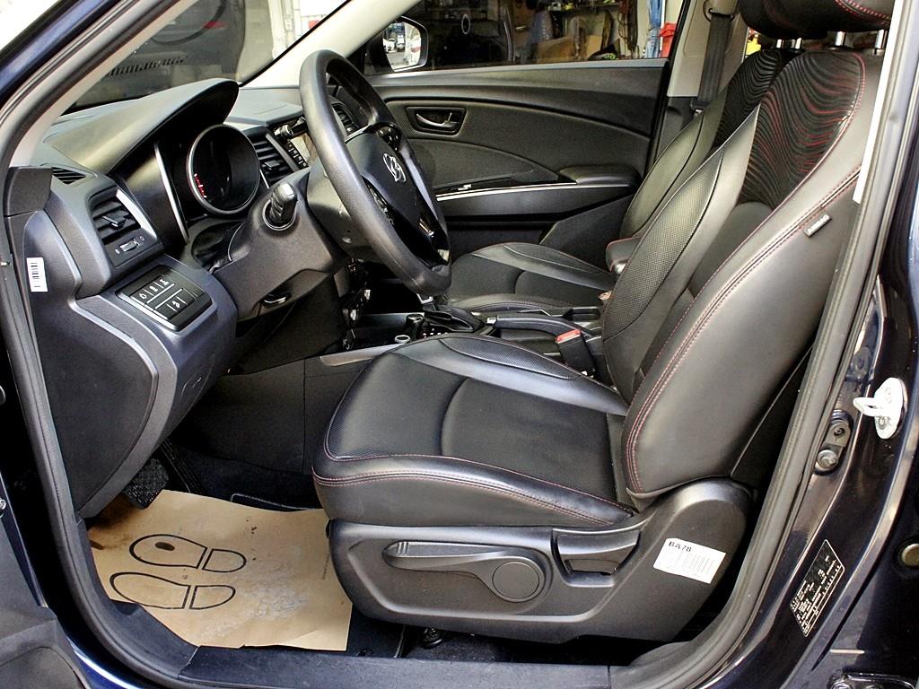 Ssangyong Tivoli - Vista 7