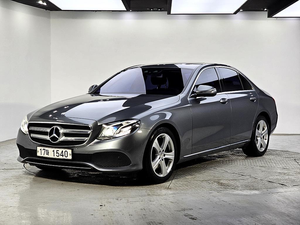Mercedes Benz E class 2017 Gris - Importación desde Corea - HF Imports Iquique - Foto 1