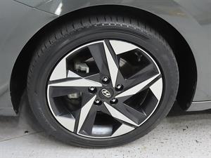 HYUNDAI Avante - Vista 10