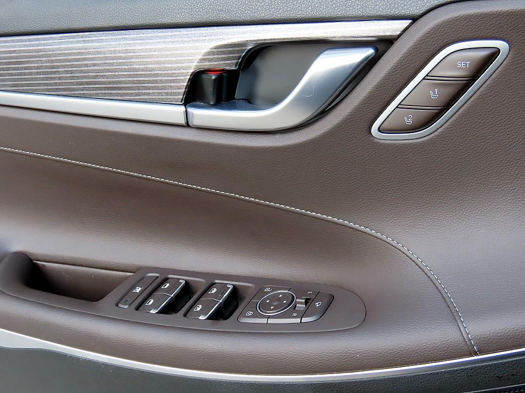 HYUNDAI Grandeur - Vista 11