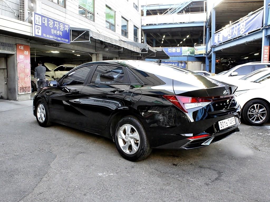 HYUNDAI Avante - Vista 7