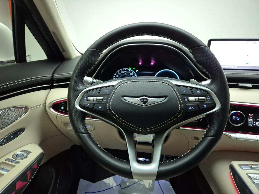 Genesis GV70 - Vista 9