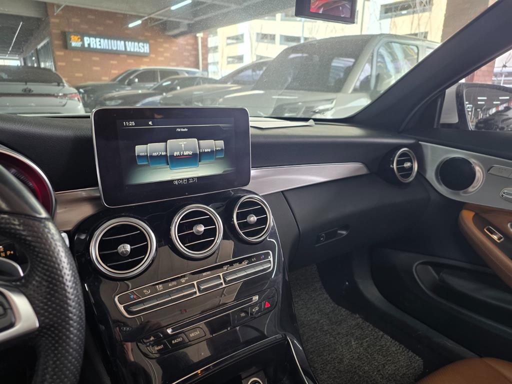 Mercedes Benz C Class - Vista 12