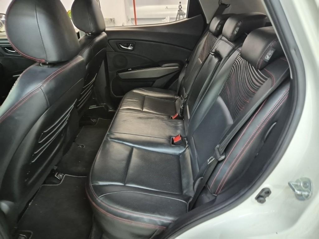 Ssangyong Tivoli - Vista 12