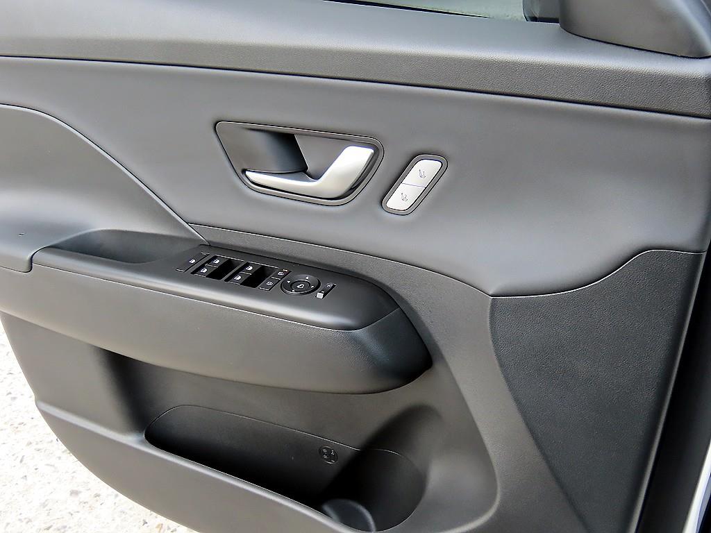 HYUNDAI Kona - Vista 11