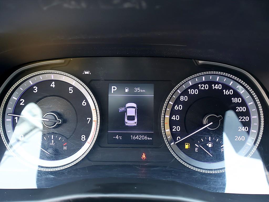 HYUNDAI Sonata - Vista 11