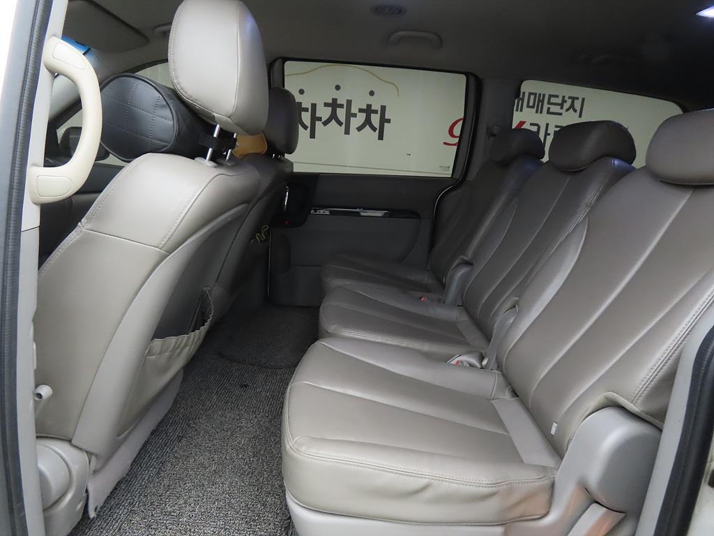 KIA Carnival - Vista 6