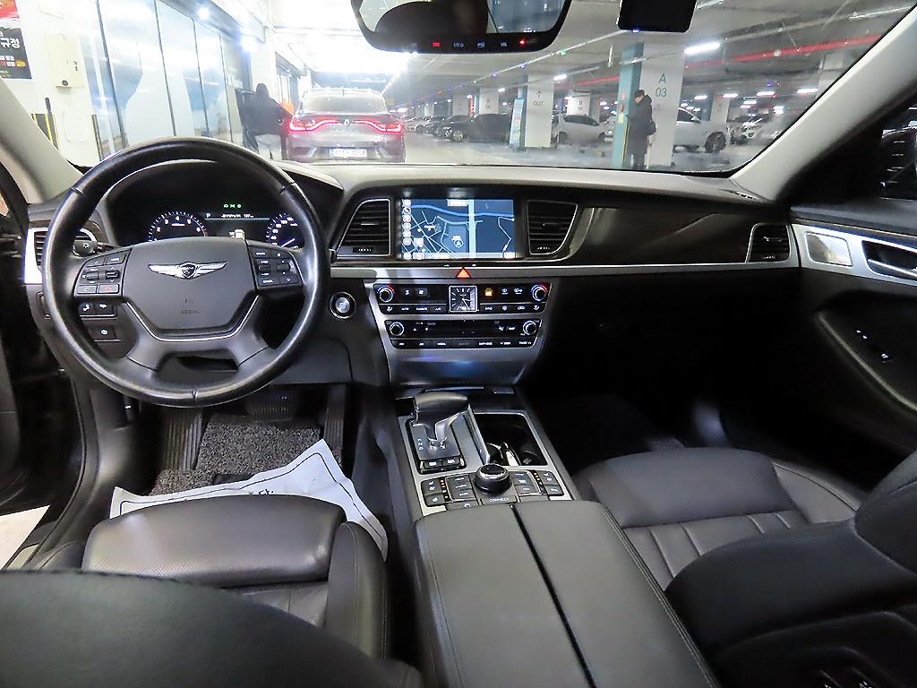 Genesis G80 - Vista 10