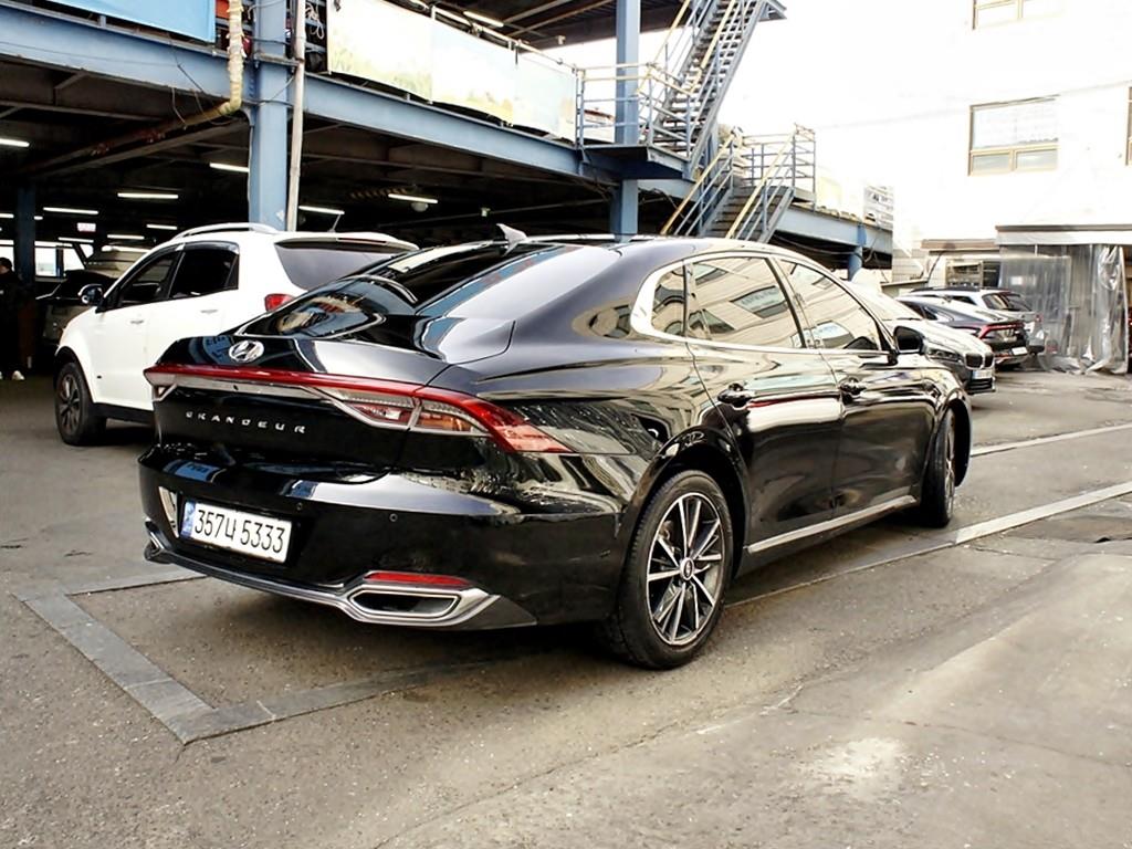 HYUNDAI Grandeur - Vista 7