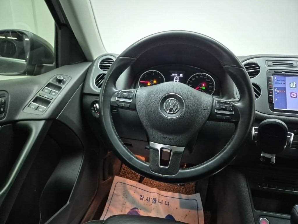 Volkswagen Tiguan - Vista 9