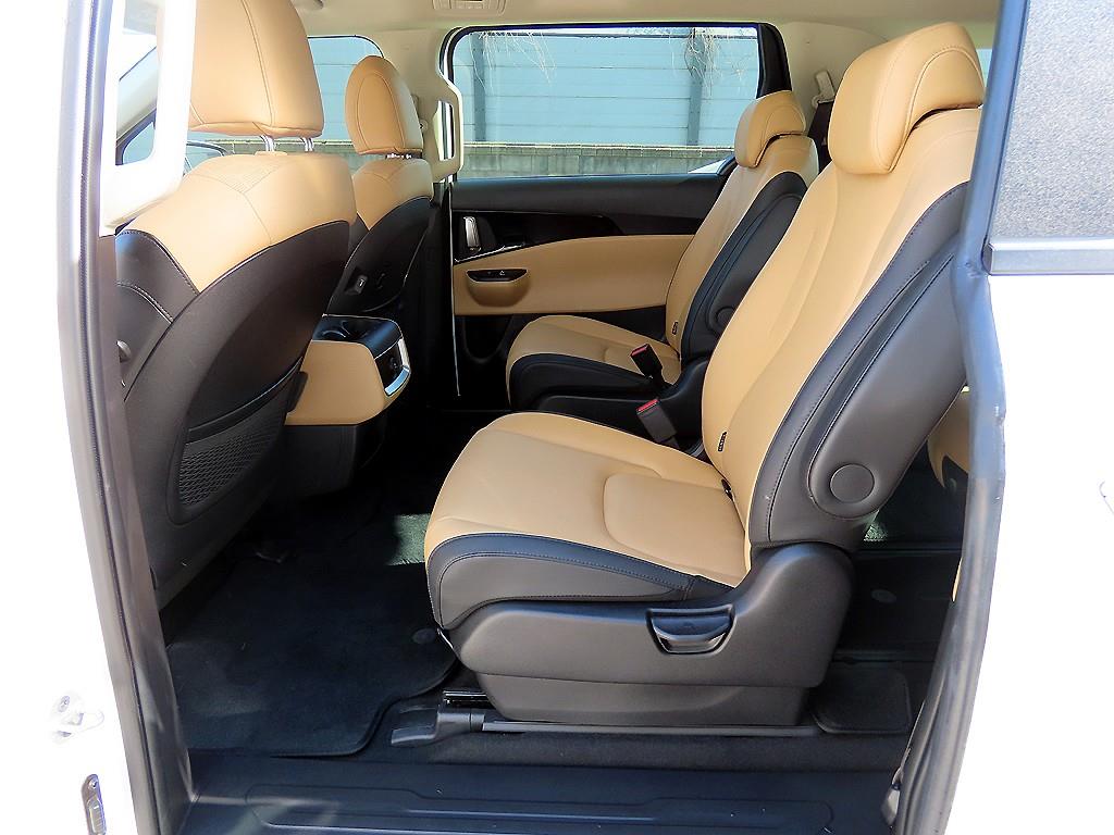KIA Carnival - Vista 6