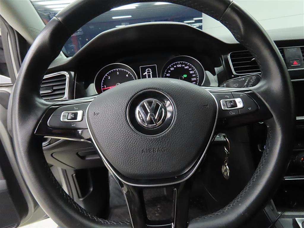 Volkswagen Golf - Vista 8