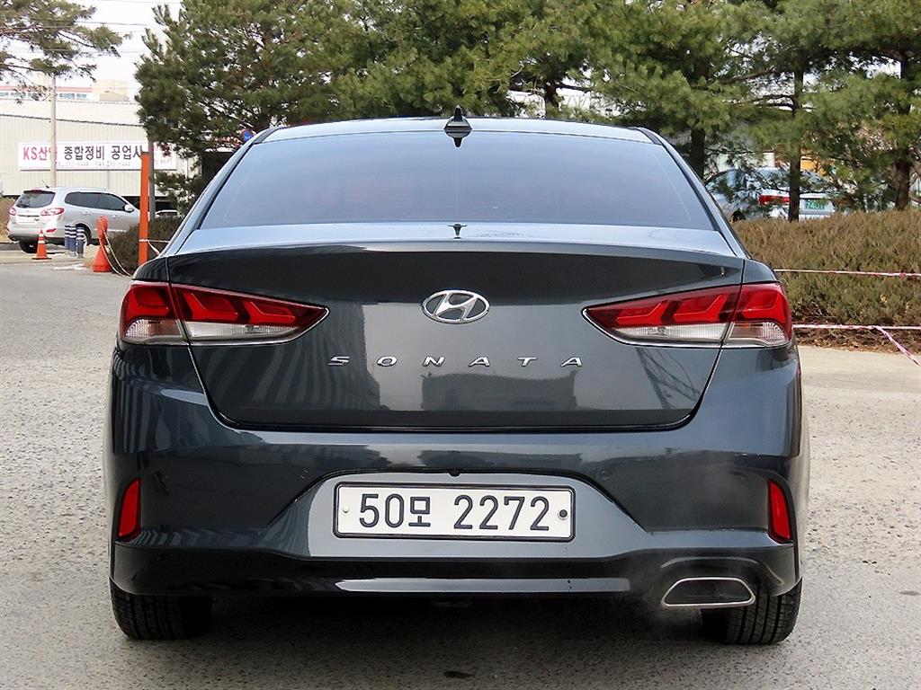 HYUNDAI Sonata - Vista 4