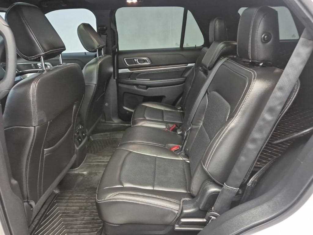 Ford Explorer - Vista 12