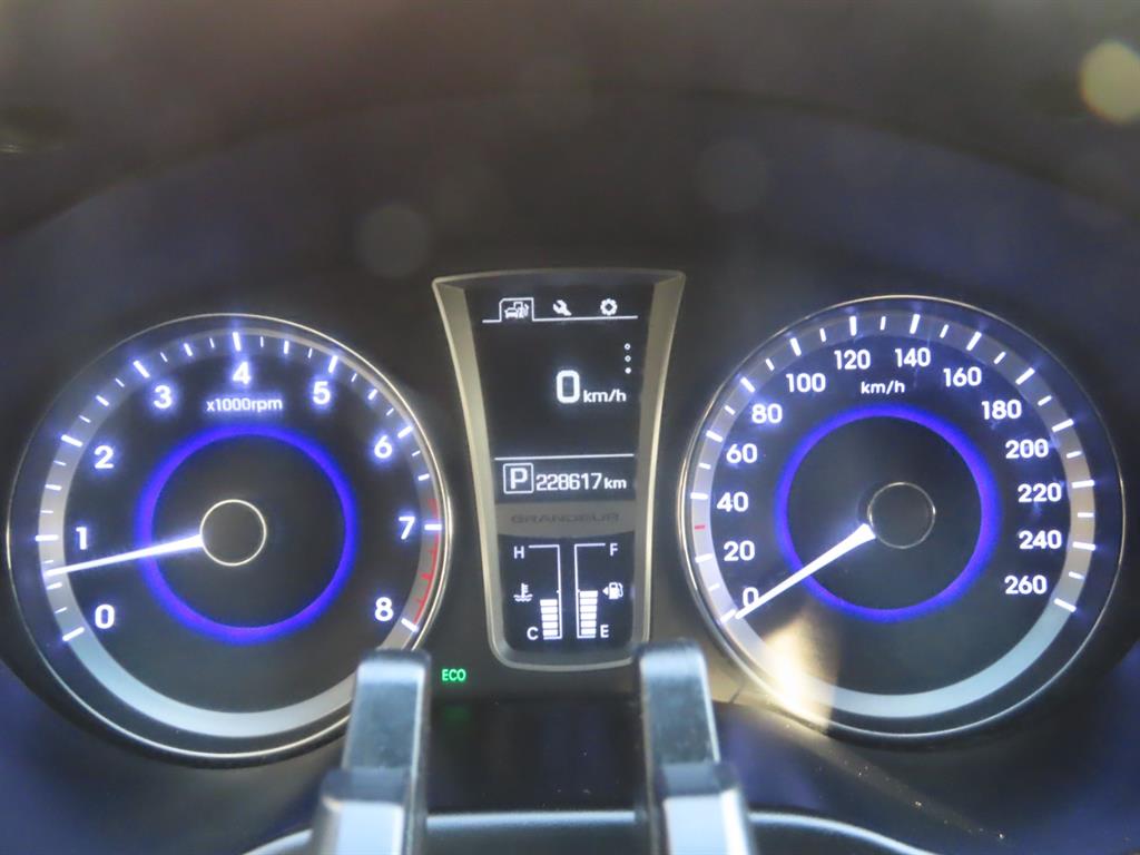 HYUNDAI Grandeur 2015 Negro - Importación desde Corea - HF Imports Iquique - Foto 9