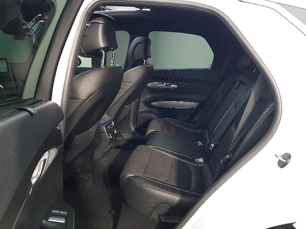 Genesis GV70 - Vista 9