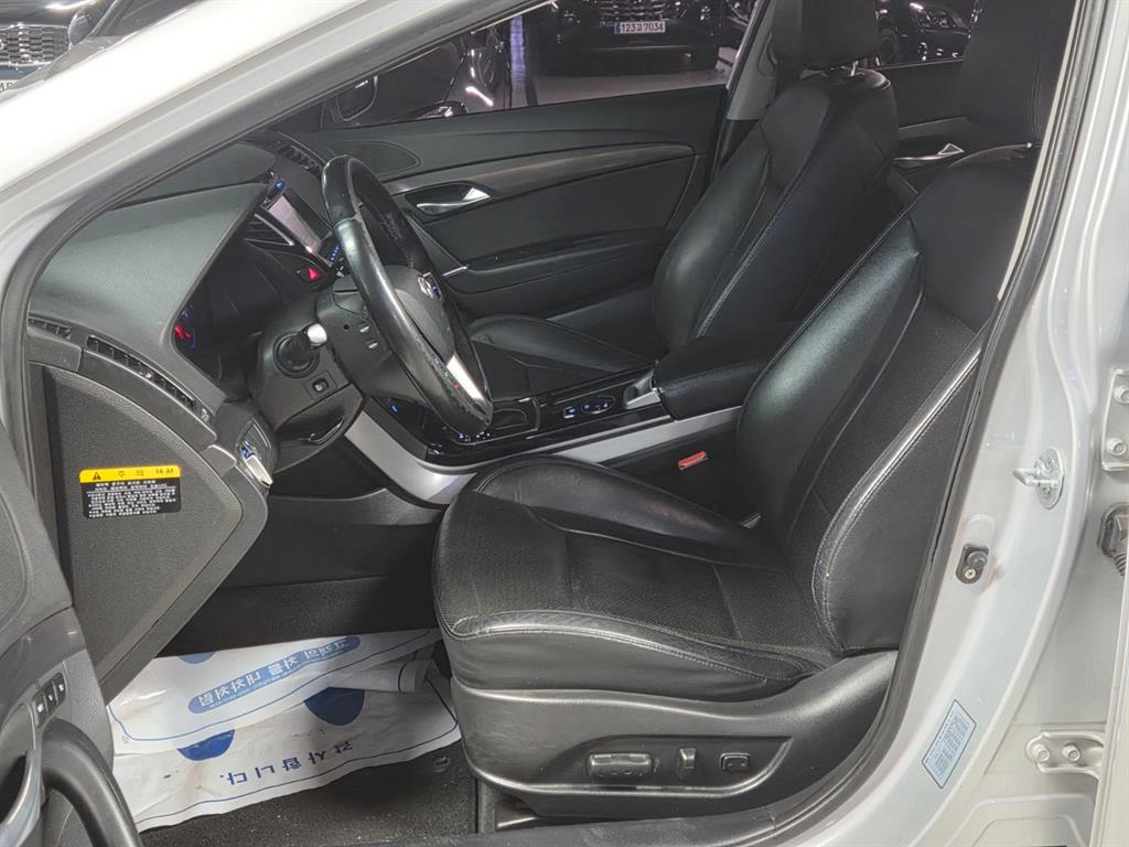 HYUNDAI i40 - Vista 10