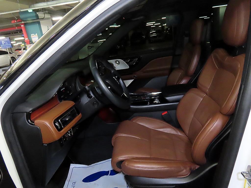 Lincoln Aviator - Vista 6