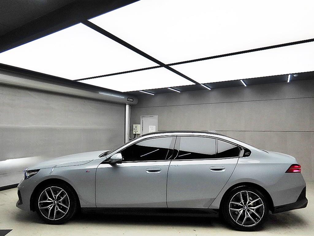 BMW 5 Series - Vista 4