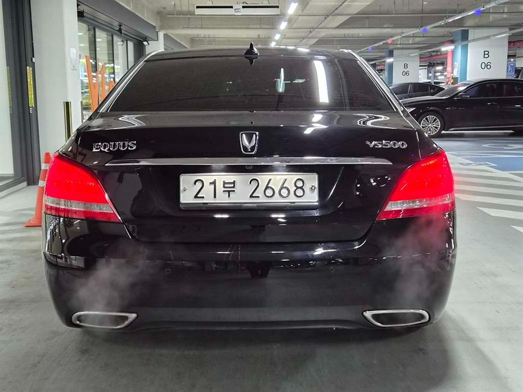 HYUNDAI Equus - Vista 5