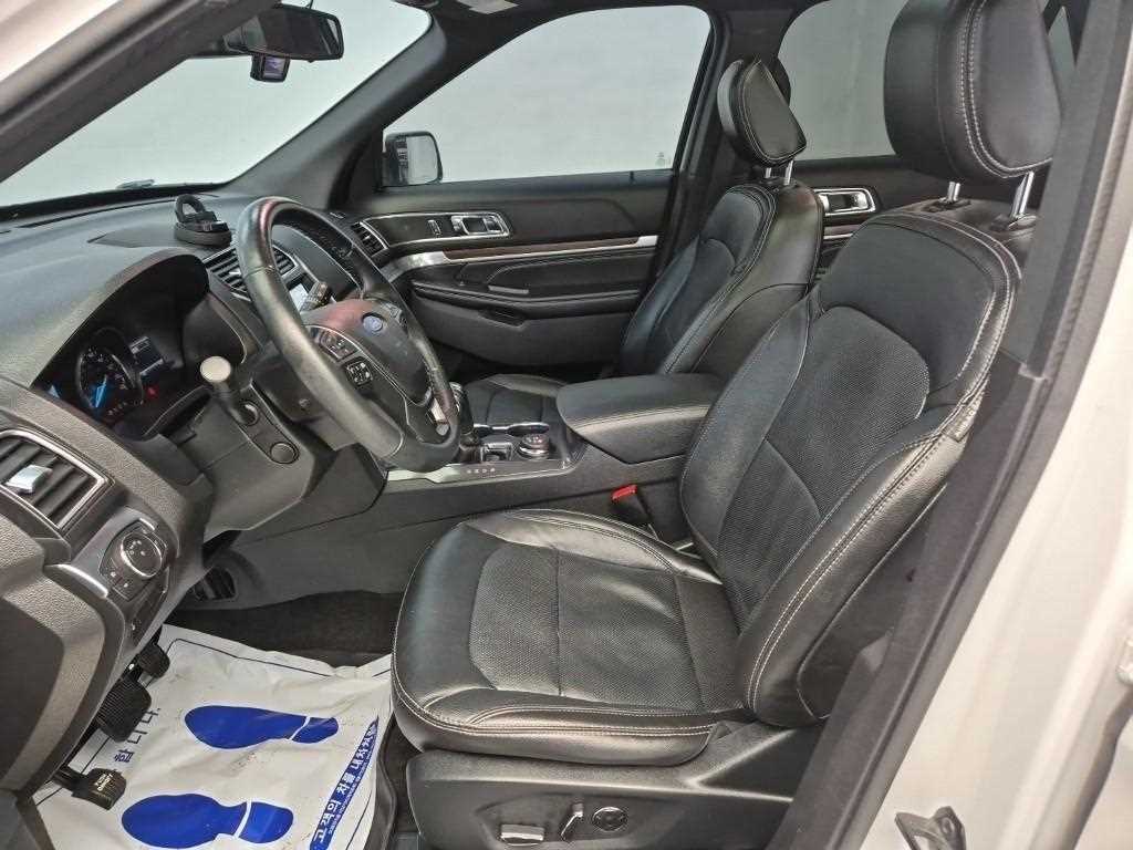 Ford Explorer - Vista 11