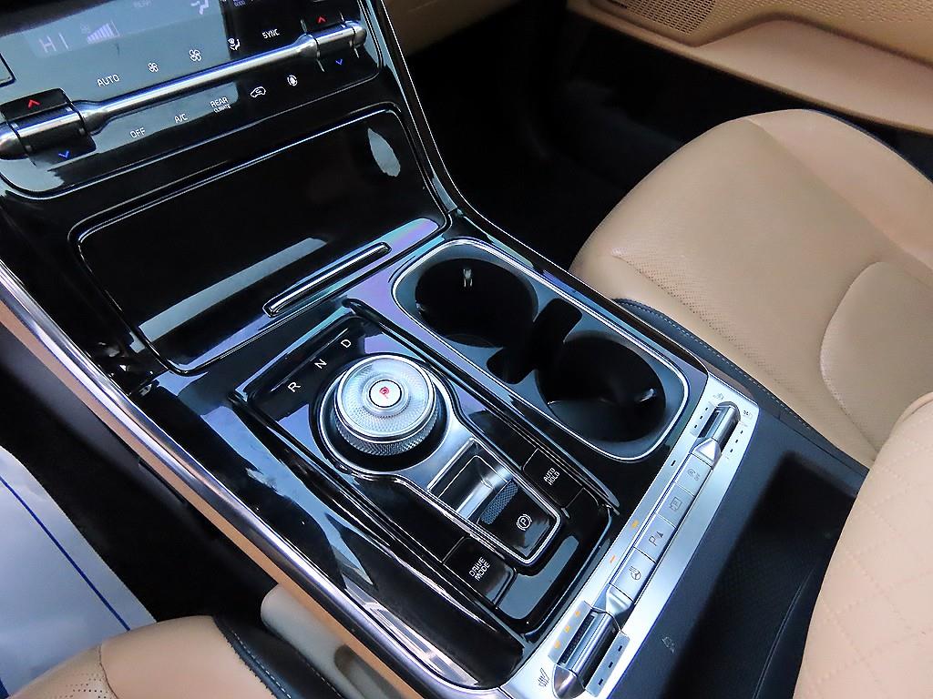 KIA Carnival - Vista 11