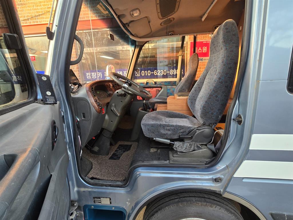 medium and large bus Hyundai bus 2001 Azul - Importación desde Corea - HF Imports Iquique - Foto 20