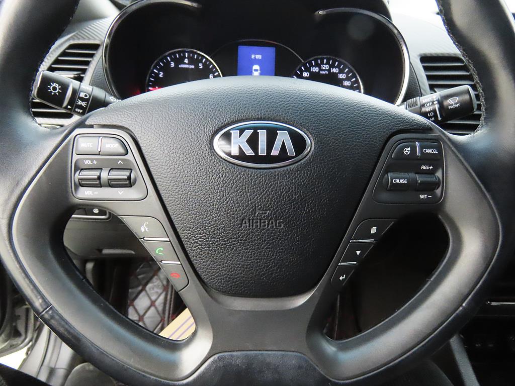 KIA K3 - Vista 9