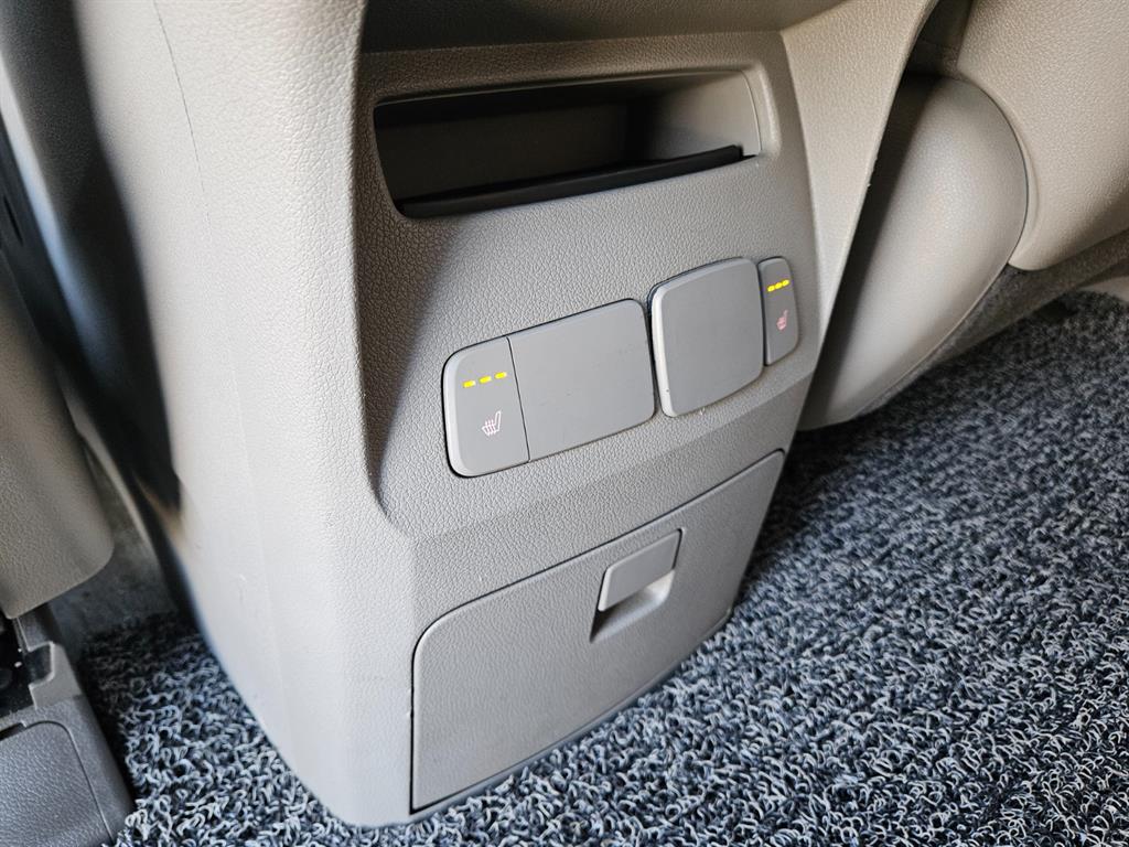 KIA Carnival - Vista 11