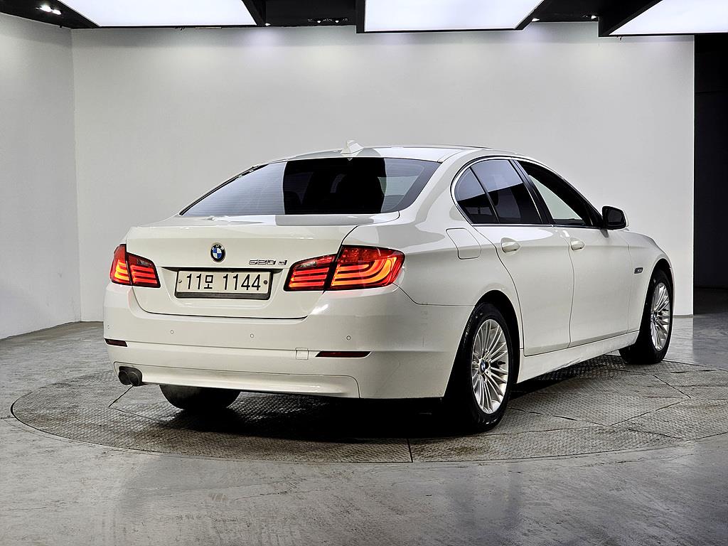 BMW 5 Series - Vista 4