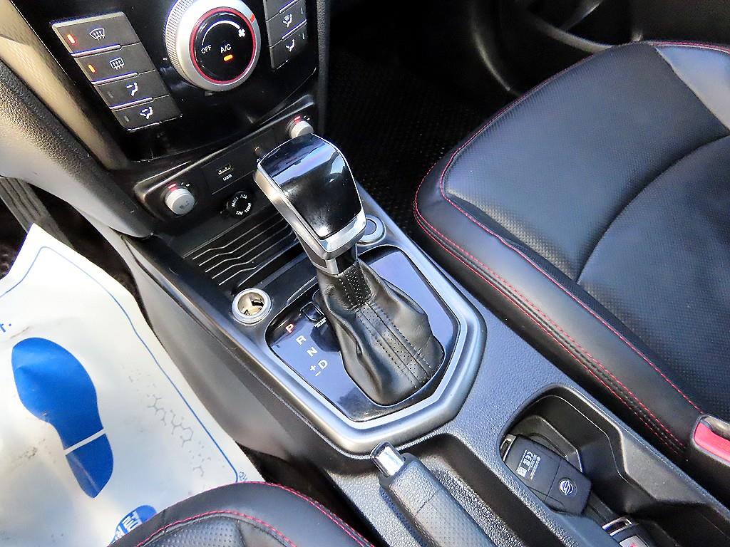 Ssangyong Tivoli - Vista 10