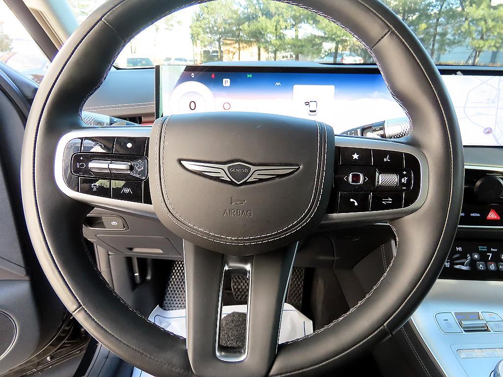 Genesis GV70 - Vista 8