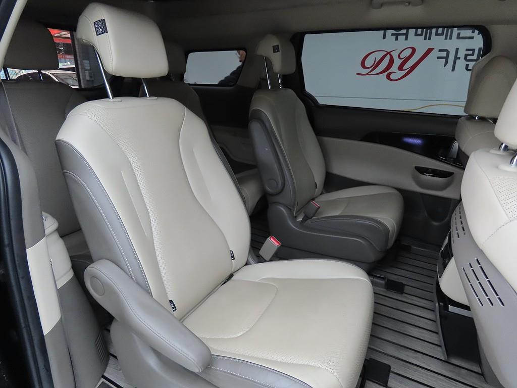 KIA Carnival - Vista 7