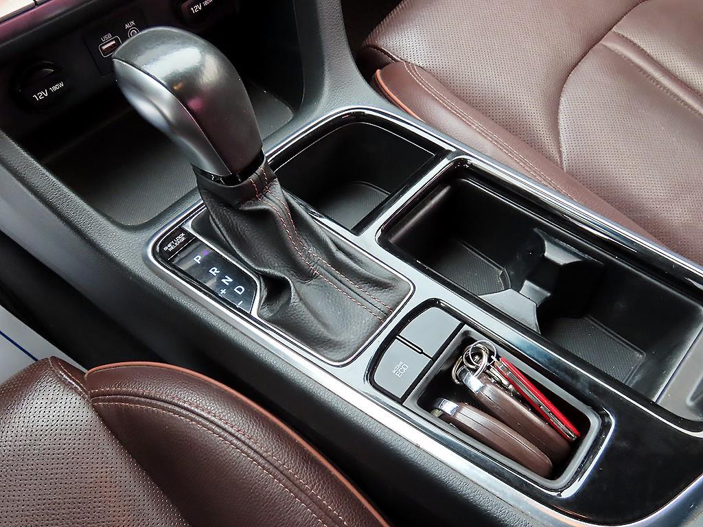 HYUNDAI Sonata - Vista 10