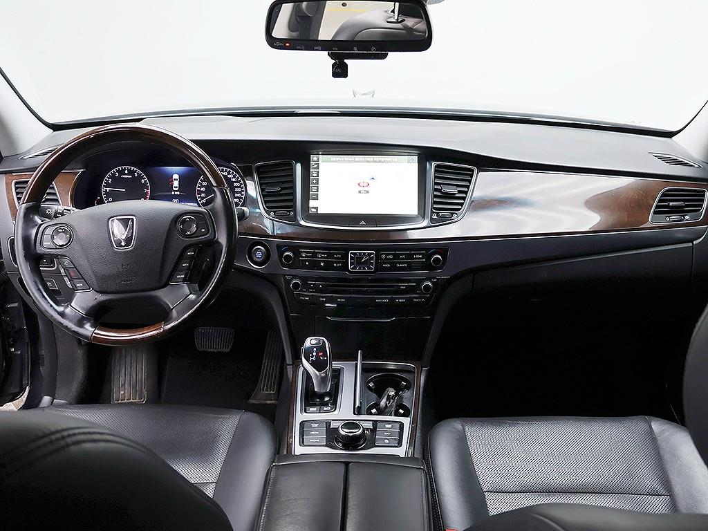 HYUNDAI Equus - Vista 9