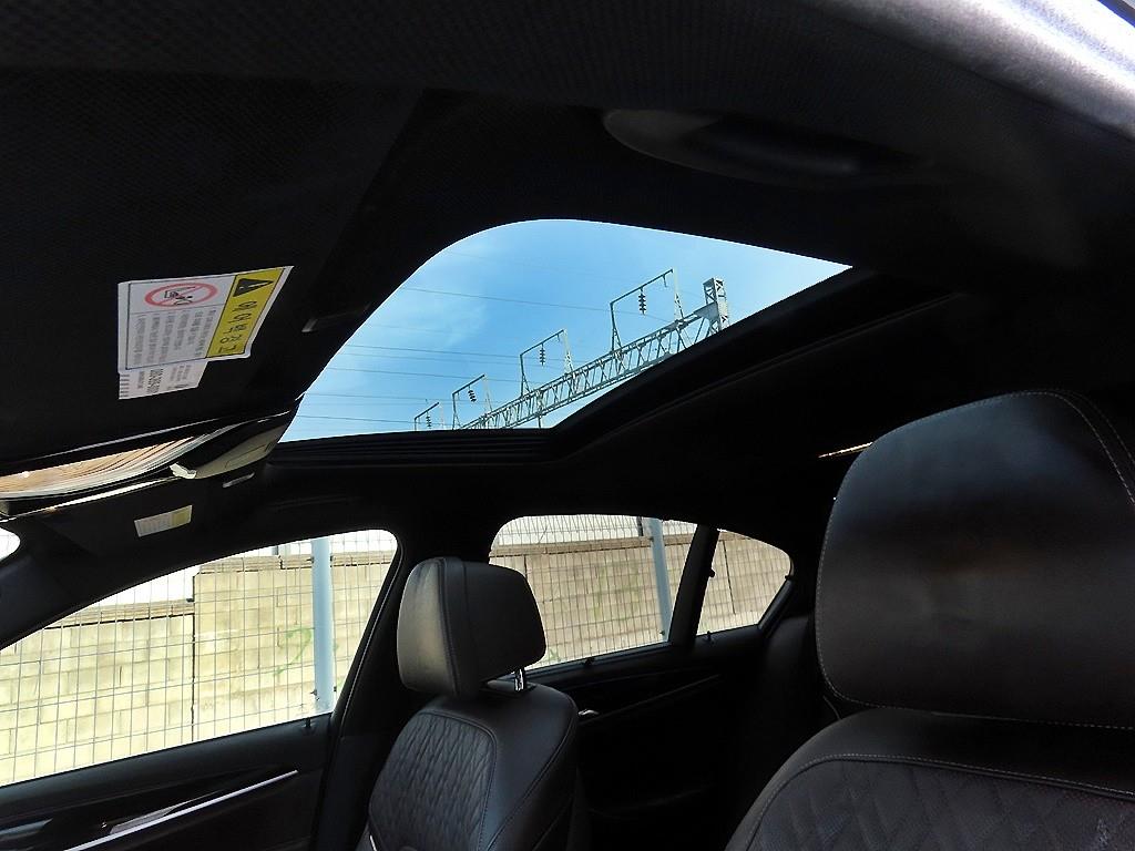 BMW 5 Series 2018 Gris - Importación desde Corea - HF Imports Iquique - Foto 17