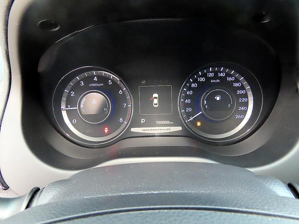 HYUNDAI Grandeur - Vista 9