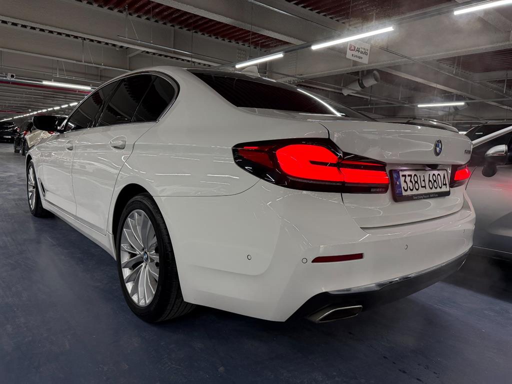 BMW 5 Series - Vista 4