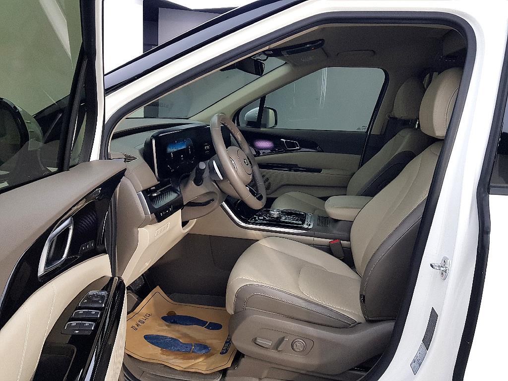 KIA Carnival - Vista 8