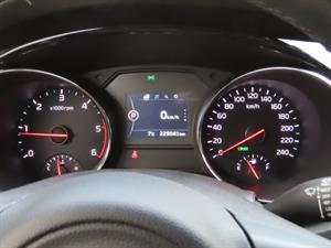 KIA Carnival - Vista 10