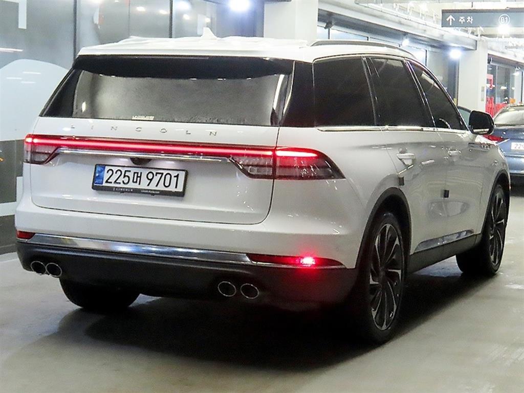 Lincoln Aviator - Vista 4