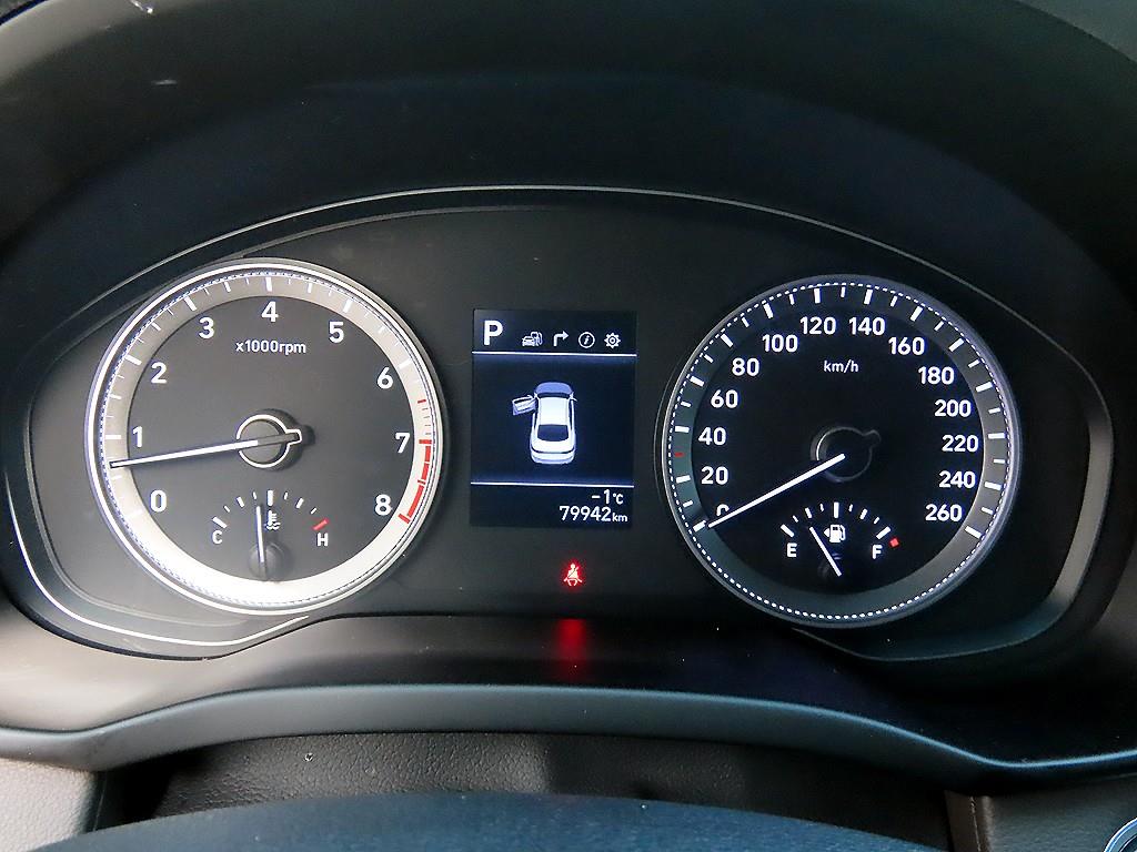 HYUNDAI Grandeur - Vista 9